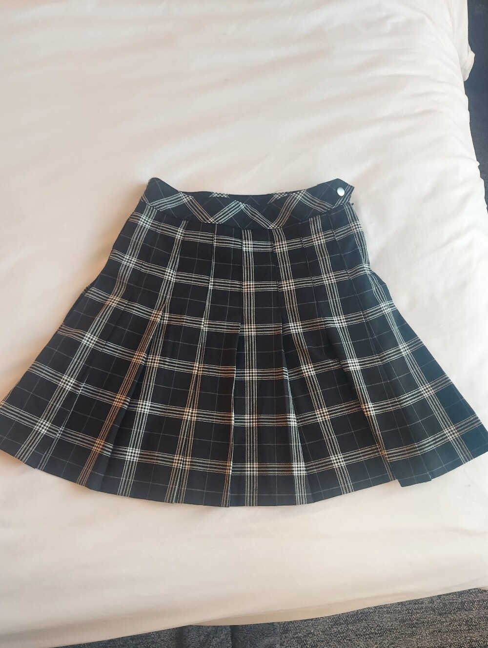 H&M Divided Pleated Black & White Plaid Skirt